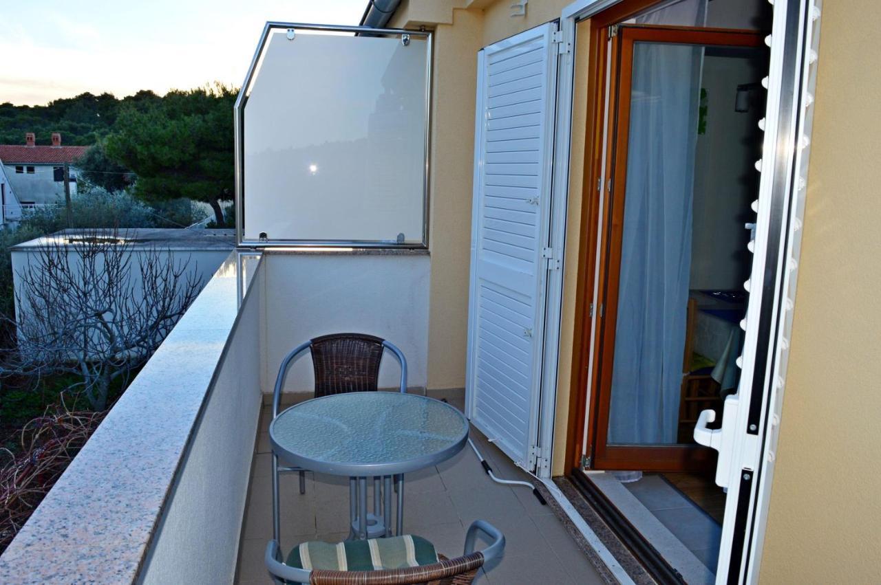 Apartments Vilim Тисно Екстериор снимка