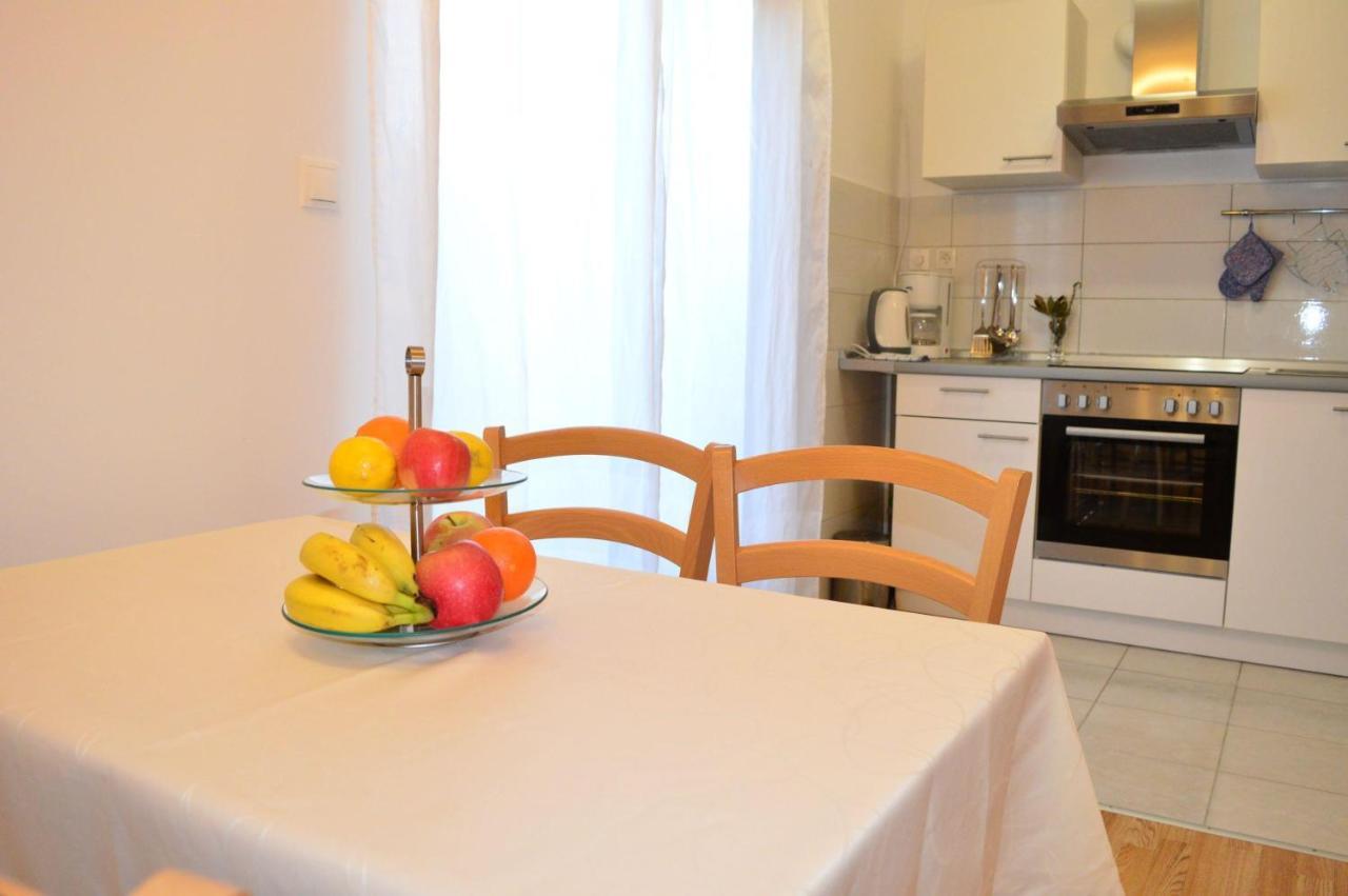 Apartments Vilim Тисно Екстериор снимка
